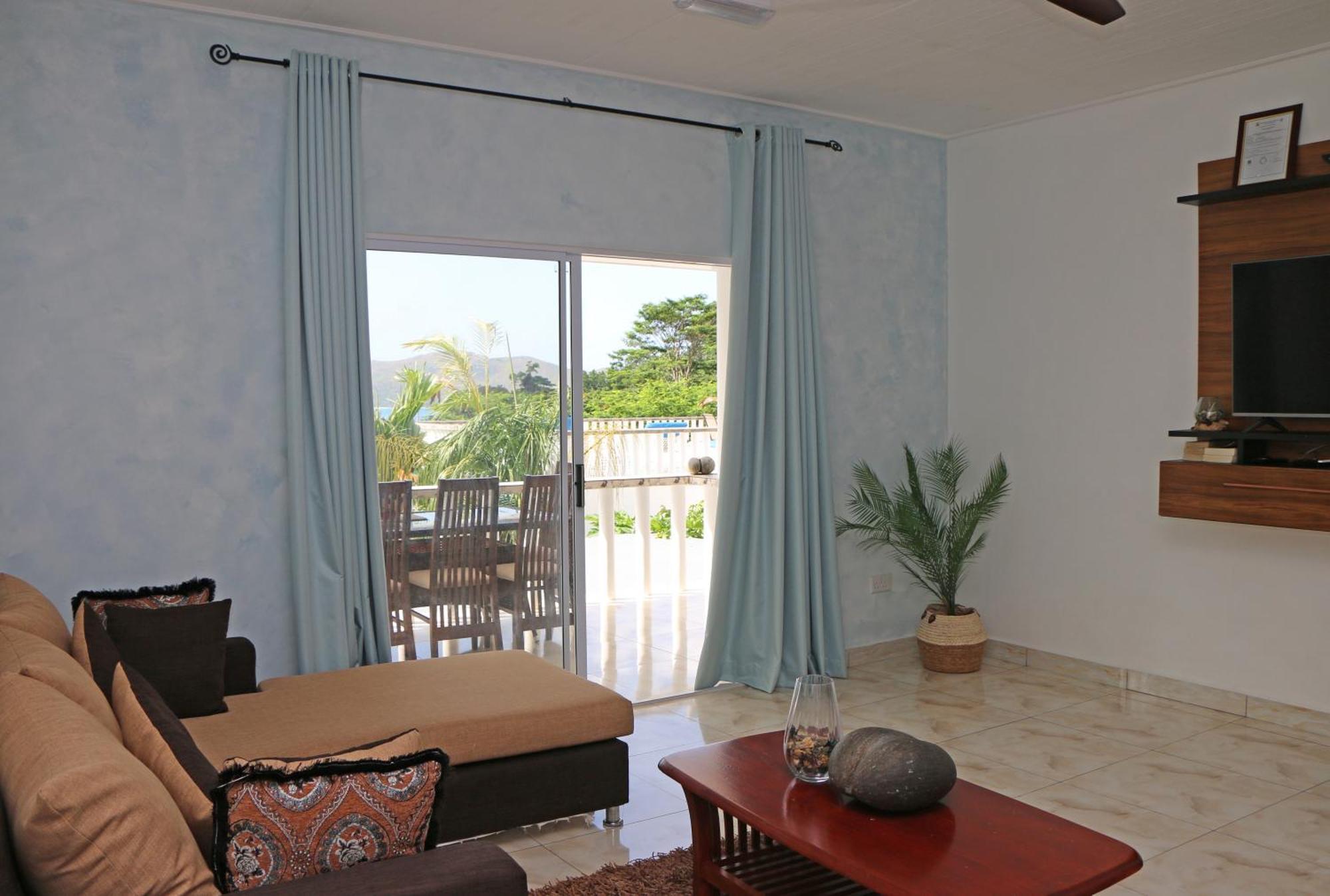 Ocean Blue Bay Apartment Anse Volbert Village  Exterior photo