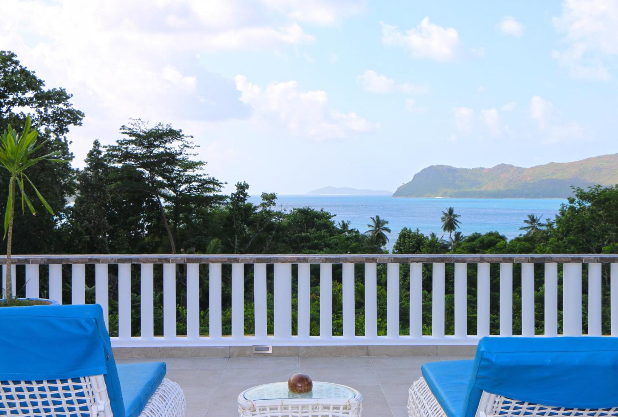 Ocean Blue Bay Apartment Anse Volbert Village  Exterior photo